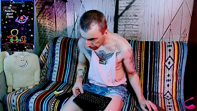 Markus Rivas online show from 11/17/25, 01:09