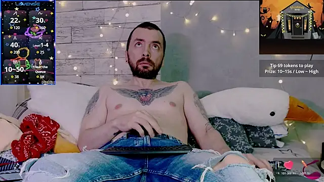 Markus Rivas online show from 10/25/25, 01:56