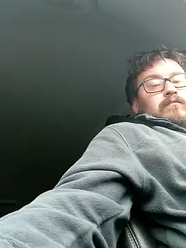 Snapshot of czechguy chatting on 10/07/25, 01:01 czechguy online show from 10/07/25, 01:01