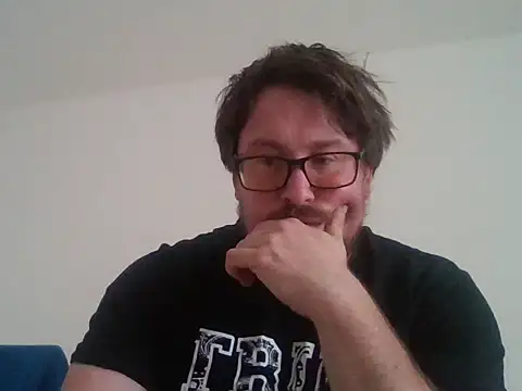 Snapshot of czechguy chatting on 11/01/25, 01:38 czechguy online show from 11/01/25, 01:38