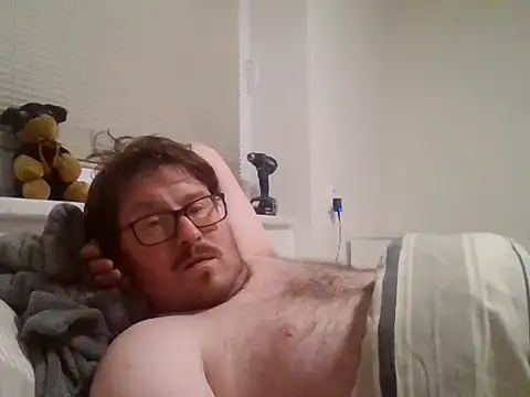 Snapshot of czechguy chatting on 10/17/25, 08:54 czechguy online show from 10/17/25, 08:54