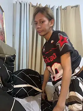 Snapshot of catiana_moore chatting on 11/22/25, 02:05 catiana moore online show from 11/22/25, 02:05