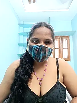 Snapshot of kajal-kajal1 chatting on 10/18/25, 06:04 kajal-kajal1 online show from 10/18/25, 06:04