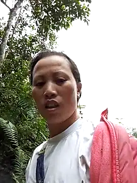 Snapshot of jerry-xx chatting on 11/21/25, 01:04 jerry-xx online show from 11/21/25, 01:04