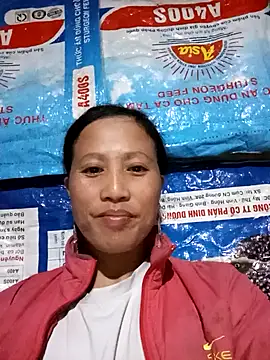 Snapshot of jerry-xx chatting on 11/20/25, 12:06 jerry-xx online show from 11/20/25, 12:06