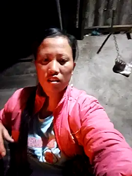 Snapshot of jerry-xx chatting on 12/17/25, 11:37 jerry-xx online show from 12/17/25, 11:37