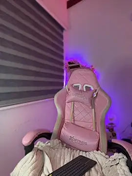 Kiity- online show from 04/23/26, 07:26