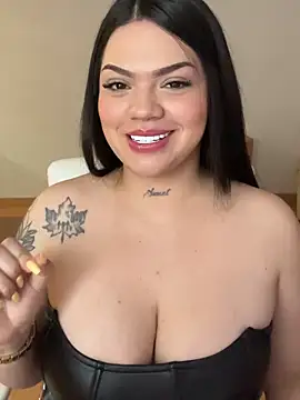 dulcemarianh  online show from 12/18/25, 04:55