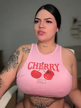 Snapshot of dulcemarianh_ chatting on 07/15/26, 04:30 dulcemarianh online show from 07/15/26, 04:30