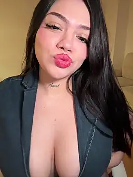 dulcemarianh  online show from 11/29/25, 04:40