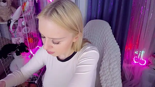 CeaneLino online show from 03/22/26, 03:35