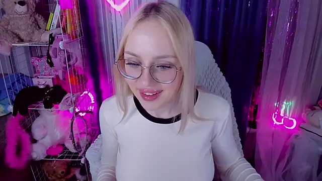 CeaneLino online show from 04/15/26, 04:00