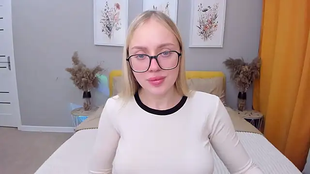 Snapshot of CeaneLino chatting on 11/20/25, 02:07 CeaneLino online show from 11/20/25, 02:07