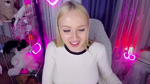 CeaneLino online show from 03/25/26, 03:44