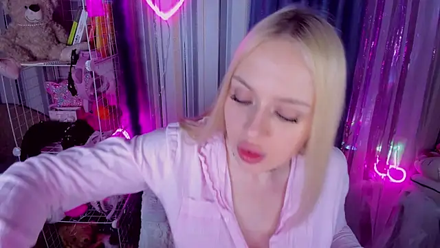 CeaneLino online show from 04/17/26, 03:48