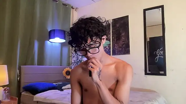 AsianCarl online show from 11/09/25, 03:27