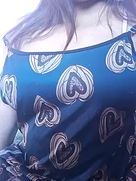 Snapshot of janu-janvi chatting on 11/10/25, 03:55 janu-janvi online show from 11/10/25, 03:55