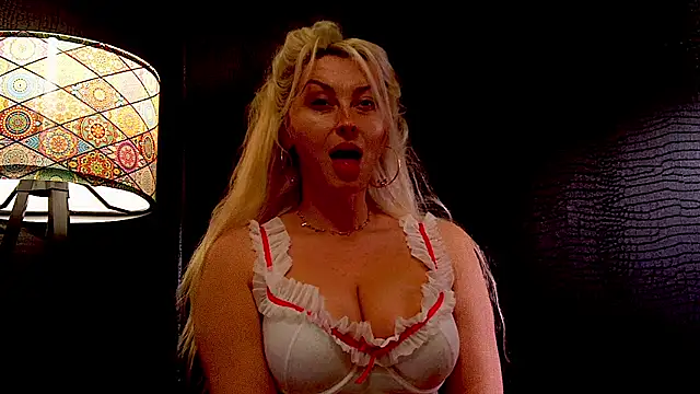 Snapshot of LeticiaReys chatting on 03/03/26, 01:07 LeticiaReys online show from 03/03/26, 01:07