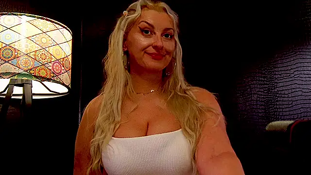 Snapshot of LeticiaReys chatting on 01/17/26, 06:00 LeticiaReys online show from 01/17/26, 06:00