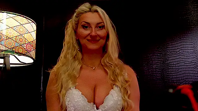 LeticiaReys online show from 12/15/25, 01:06