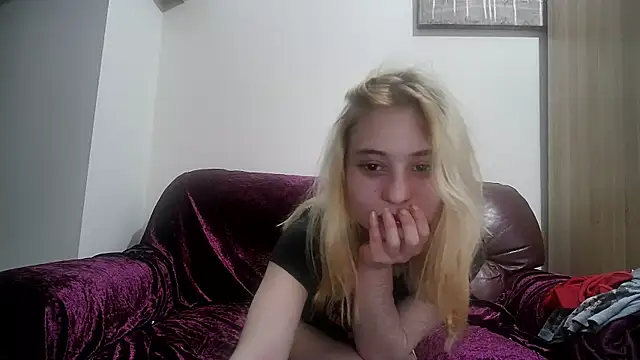 cinnamon-xx online show from 05/14/26, 01:35