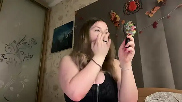 Crave Elise online show from 12/14/25, 03:28