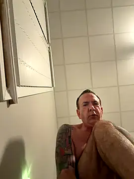 Snapshot of Crazy_Mike1 chatting on 10/09/25, 10:38 Crazy Mike1 online show from 10/09/25, 10:38