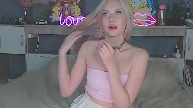 Lily Shell online show from 01/17/26, 04:10