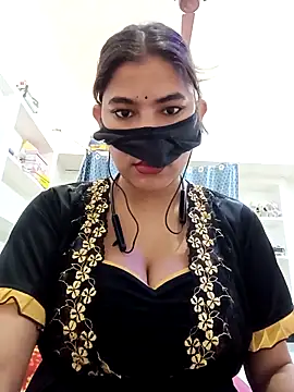 Snapshot of Hot_radhaji chatting on 04/25/26, 01:41 Hot radhaji online show from 04/25/26, 01:41