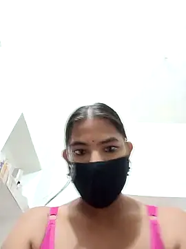 Hot radhaji online show from 11/04/25, 10:41