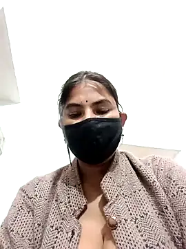 Hot radhaji online show from 11/26/25, 05:57