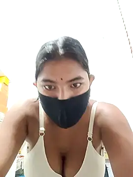 Hot radhaji online show from 11/03/25, 10:19