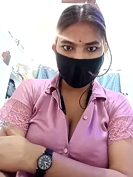 Hot radhaji online show from 04/10/26, 03:24