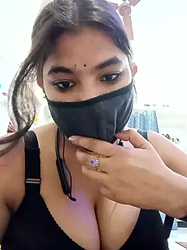 Hot radhaji online show from 04/15/26, 04:11