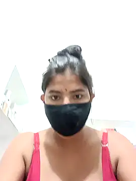 Hot radhaji online show from 11/01/25, 07:24