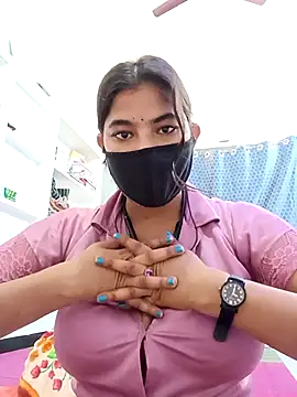 Hot radhaji online show from 03/07/26, 04:01