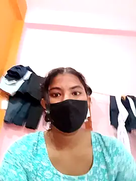 Hot radhaji online show from 11/18/25, 10:40