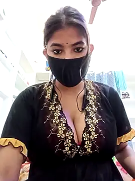 Hot radhaji online show from 02/13/26, 04:18