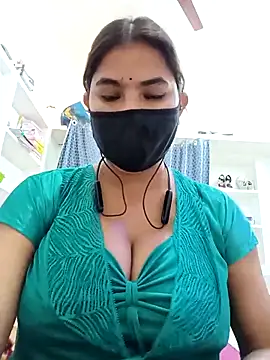 Hot radhaji online show from 04/05/26, 03:40