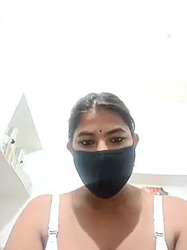 Hot radhaji online show from 11/07/25, 04:33