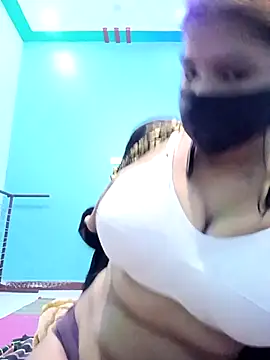 Hot radhaji online show from 06/17/26, 03:39