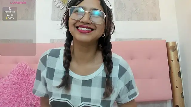 Snapshot of SamanthaFox_8 chatting on 10/09/25, 11:33 SamanthaFox 8 online show from 10/09/25, 11:33