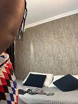 KarinaFlowers  online show from 02/05/26, 12:01