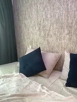 KarinaFlowers  online show from 11/11/25, 12:11