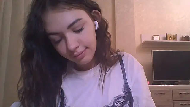 CeyaLier online show from 11/19/25, 05:46