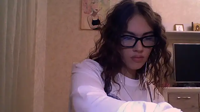 CeyaLier online show from 11/18/25, 05:05