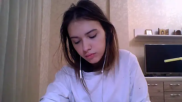 CeyaLier online show from 10/28/25, 05:12