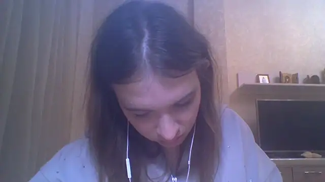 Snapshot of CeyaLier chatting on 10/14/25, 04:07 CeyaLier online show from 10/14/25, 04:07