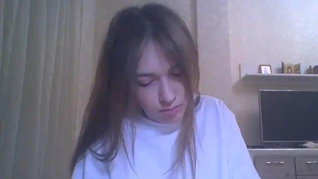 Snapshot of CeyaLier chatting on 10/08/25, 08:09 CeyaLier online show from 10/08/25, 08:09
