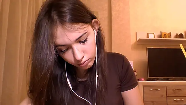 CeyaLier online show from 11/13/25, 05:17